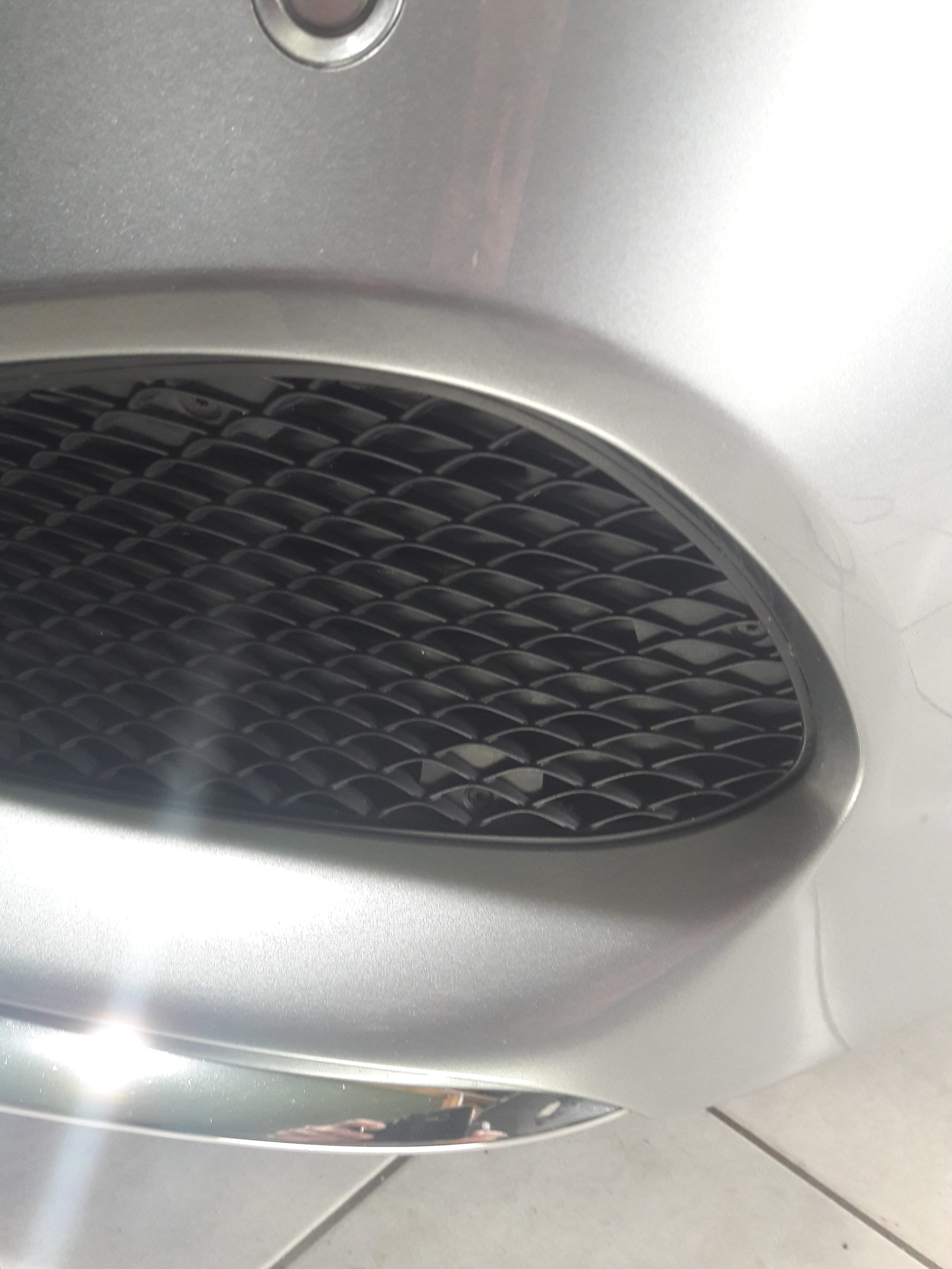 Fertig ausgebesserte Lackstelle nach dem Smart Repair